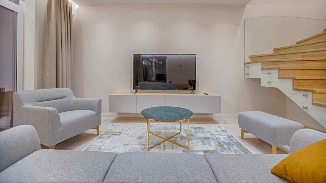 Come disporre i mobili in casa: c’è chi ce lo insegna