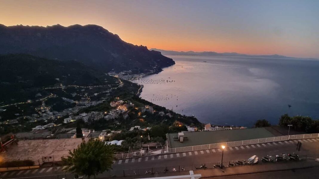 Il turismo di massa cambia il futuro delle città d’arte e di perle come Capri, Amalfi e il Salento